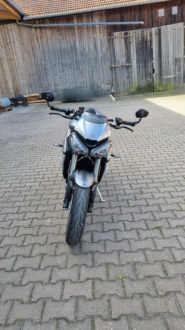Triumph Street Triple RS Triumph Street Triple RS 765 + Akrapovic Argento - 2