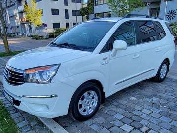 Rodius 2.2 e-XDi220 Automatik 4WD Sapphire