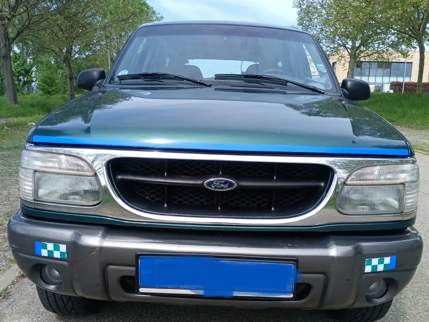 Ford Explorer XLS Groen - 1