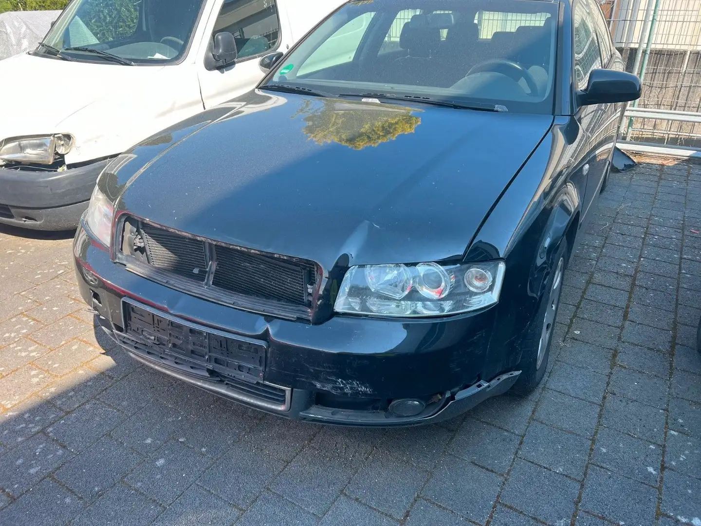 Audi A4 Avant 1.9 TDI (UNFALL) Negro - 1