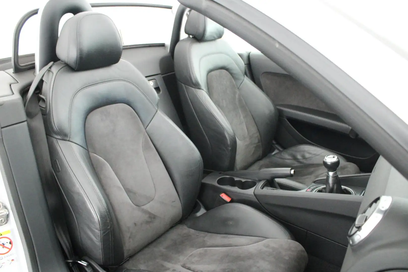 Audi TT Roadster 2.0 TFSI 200pk Stoelverwarming Cruise Con Grijs - 2