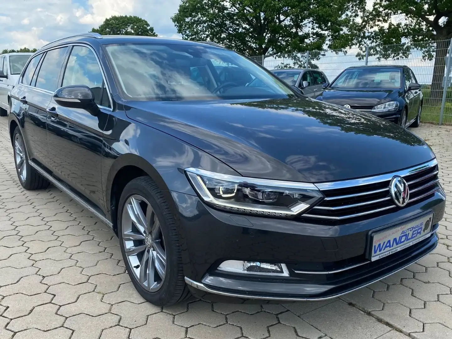 Volkswagen Passat Variant Highline, AHK, NAVI,18" Grijs - 2
