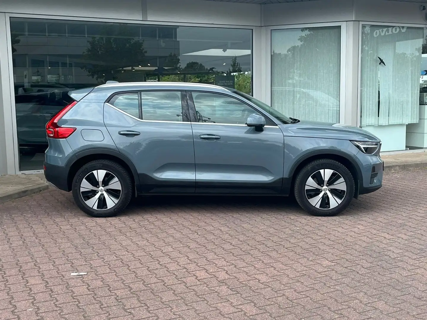 Volvo XC40 T5 Recharge Core Grau - 2