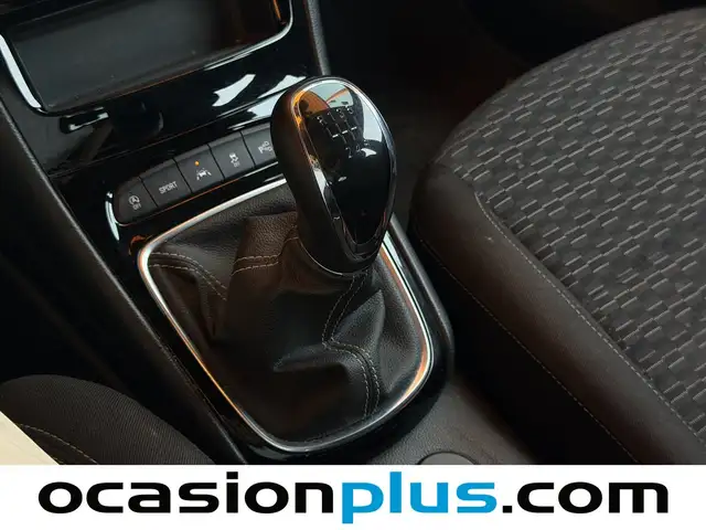 Opel Astra view 5