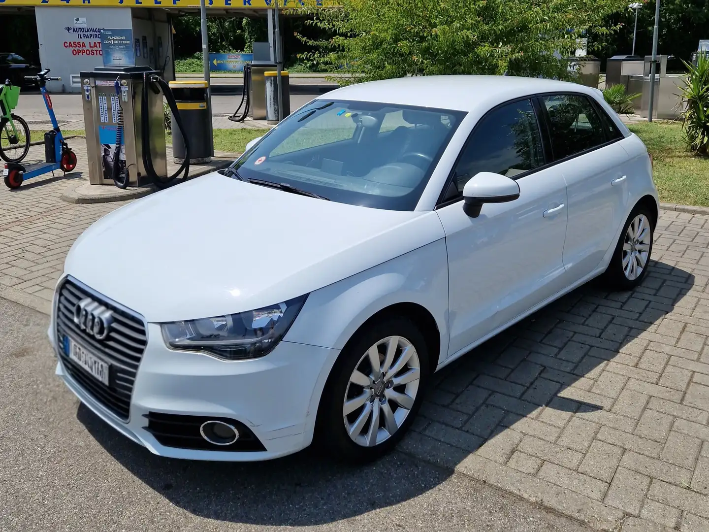 Audi A1 A1 I 2010 Sportback 1.6 tdi s-tronic - 1