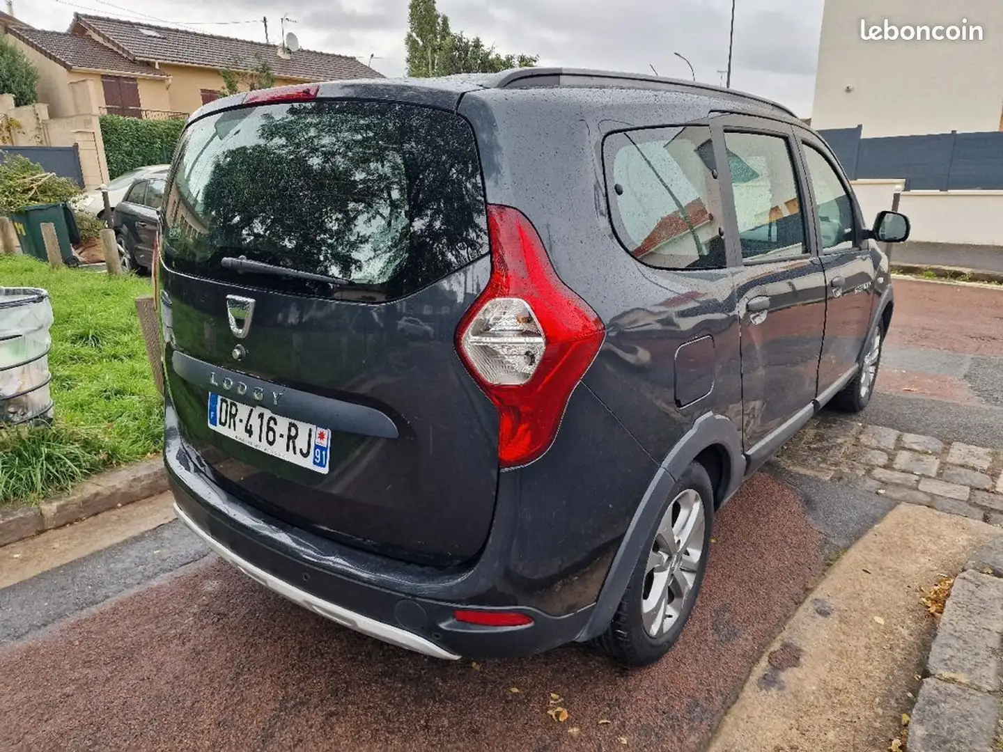 Dacia Lodgy stepway essence 7 places garantie 6-mois - 2