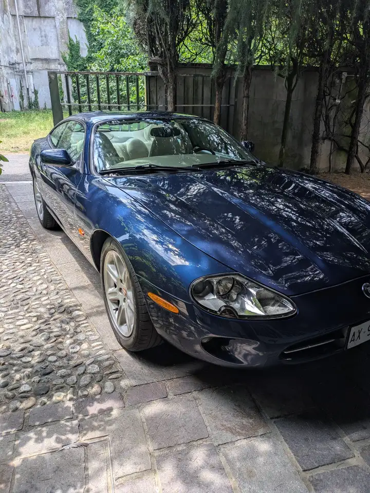 Jaguar XK8 Coupe 4.0, foto 3