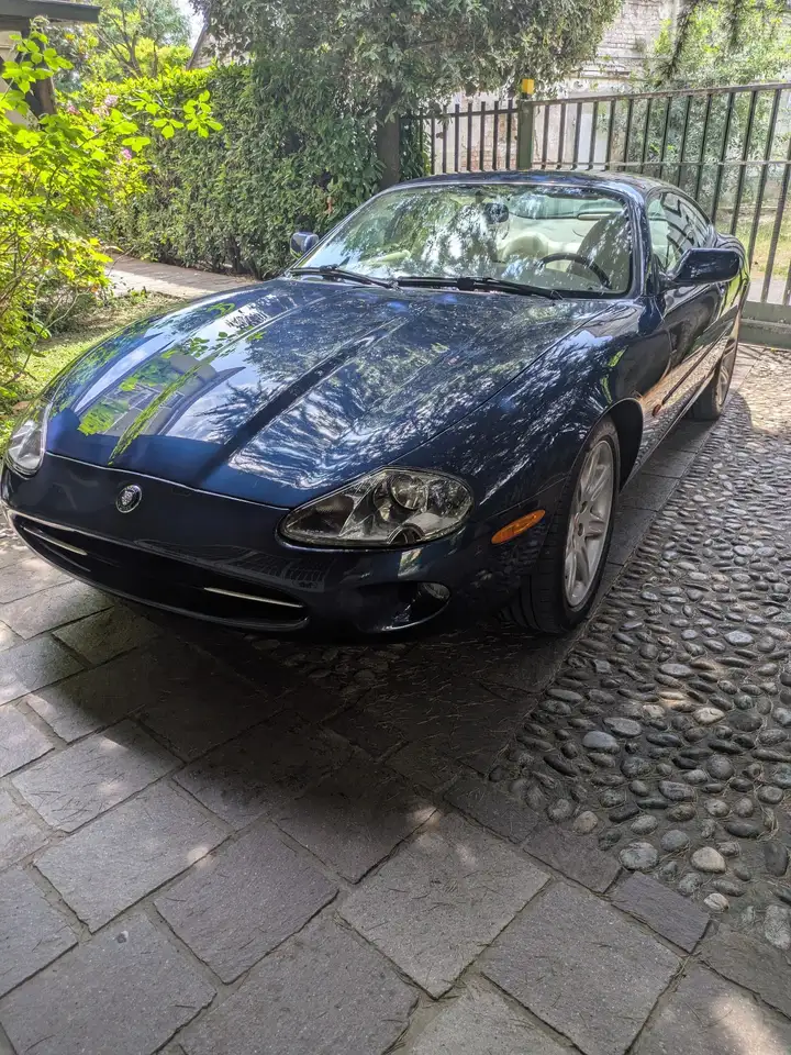 Jaguar XK8 Coupe 4.0, foto 2