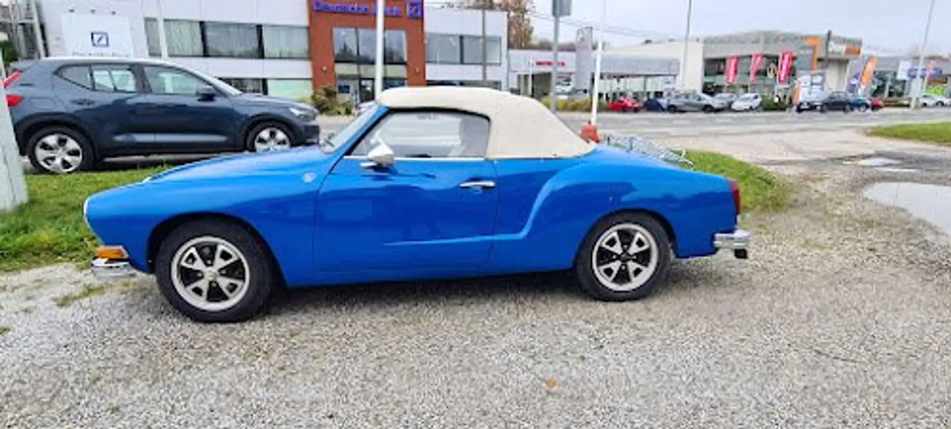 Volkswagen Karmann Ghia Bleu - 2