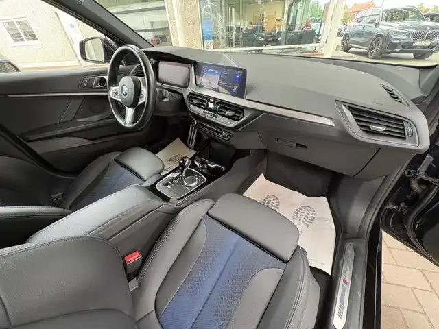 BMW 1 Series view 11