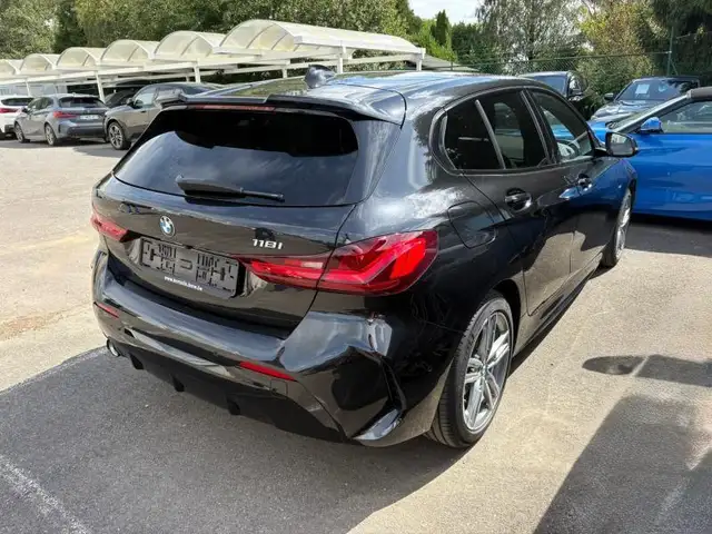 BMW 1 Series view 5