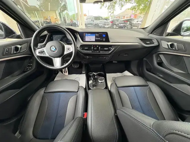 BMW 1 Series view 9