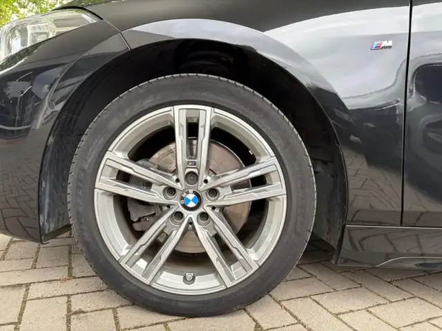 BMW 1 Series view 8