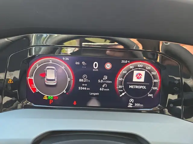 Volkswagen Golf view 9