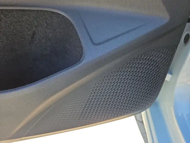 Volkswagen Golf view 11