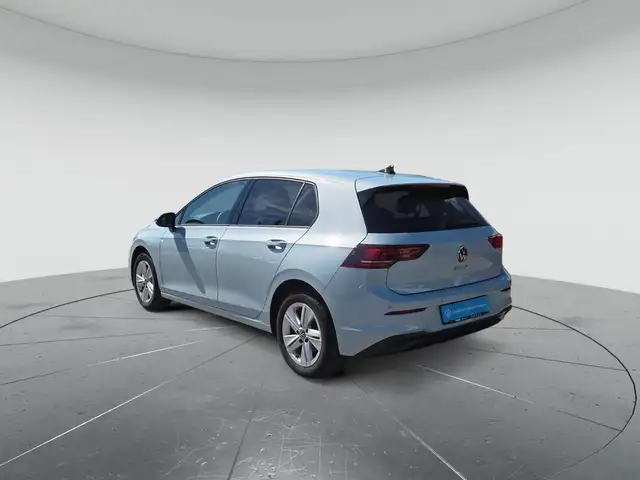 Volkswagen Golf view 3