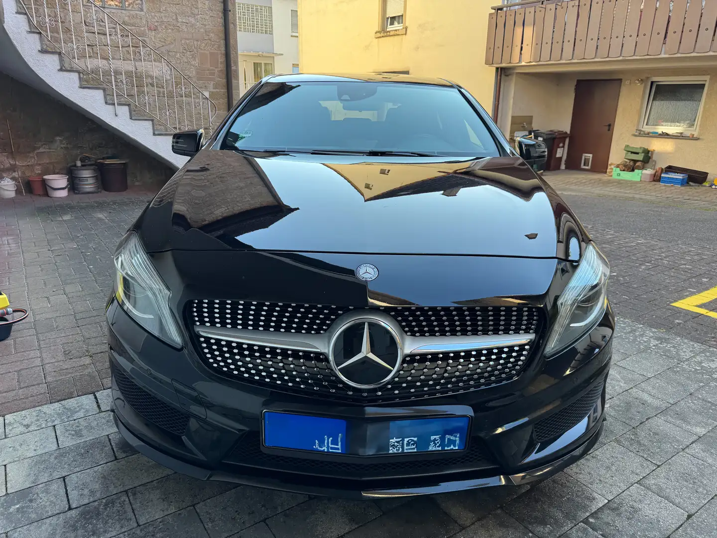 Mercedes-Benz A 200 A 200 7G-DCT AMG Line Negru - 1