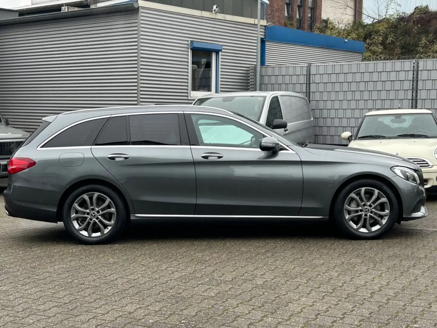 Mercedes-Benz C 250 T d AVANTGARDE/1.Hand/PANO/Head-up/Totwink Grau - 2