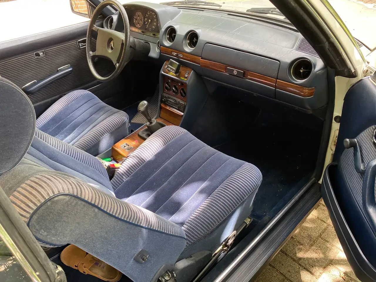 Mercedes-Benz Baureihe 123 280 CE, foto 2