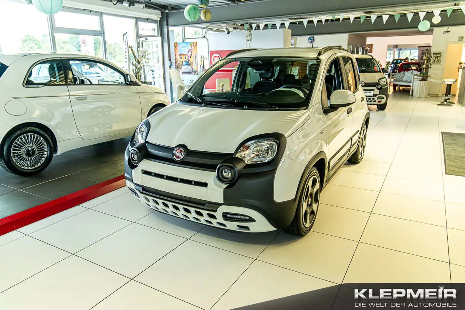 Fiat Panda 1.0 GSE 70PS E6 Pandina Weiß - 1