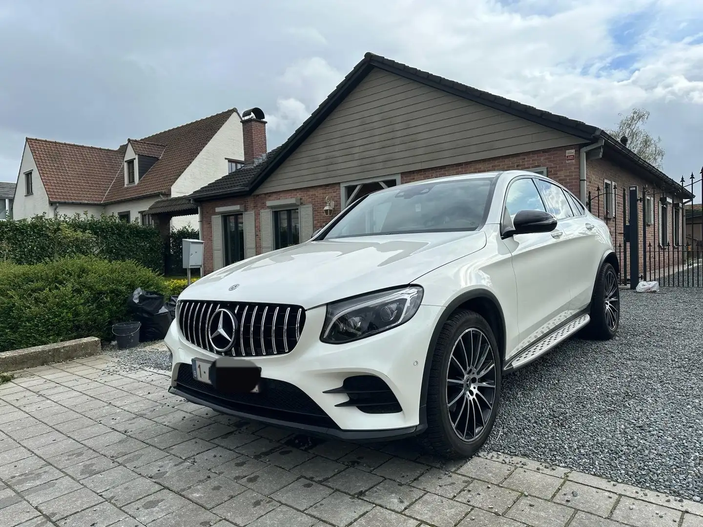 Mercedes-Benz GLC 250 GLC 250 d Coupe 4Matic 9G-TRONIC AMG Line Wit - 2