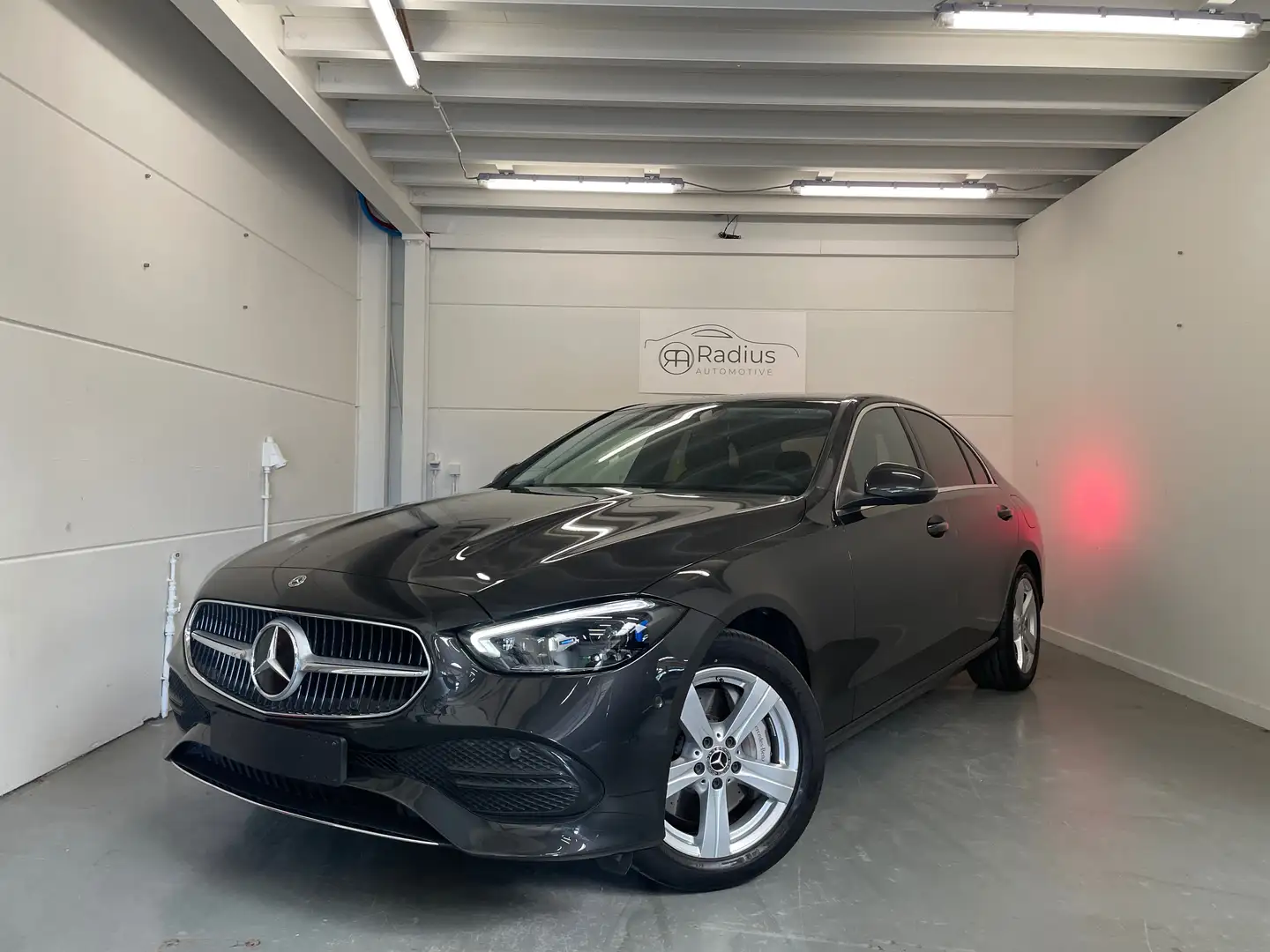Mercedes-Benz C 300 C 300 e 4Matic 9G-TRONIC Avantgarde Advanced Grijs - 1
