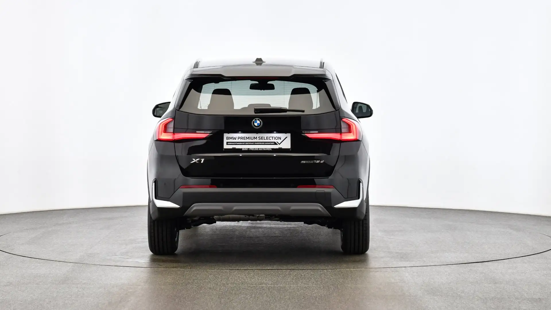BMW X1 sDrive18d Schwarz - 2