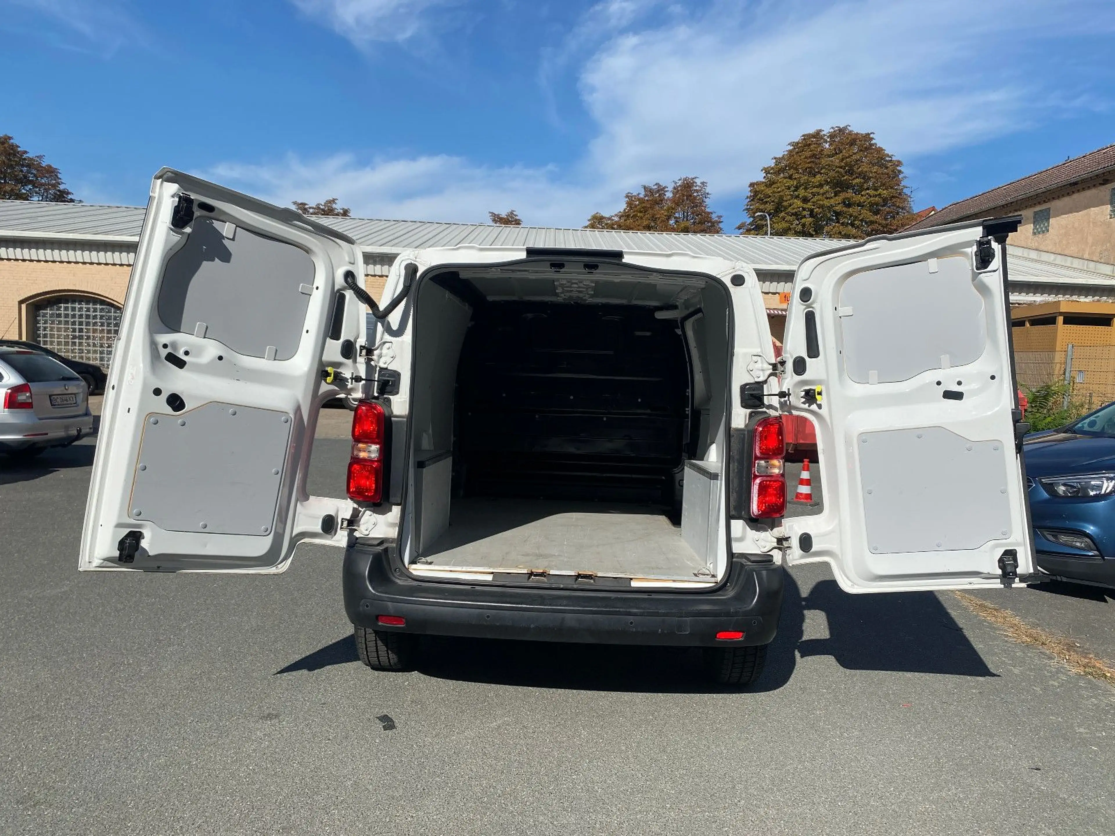 Opel Vivaro Kasten Edition M Tempo/PDC/Bluetooth/USB — photo 15