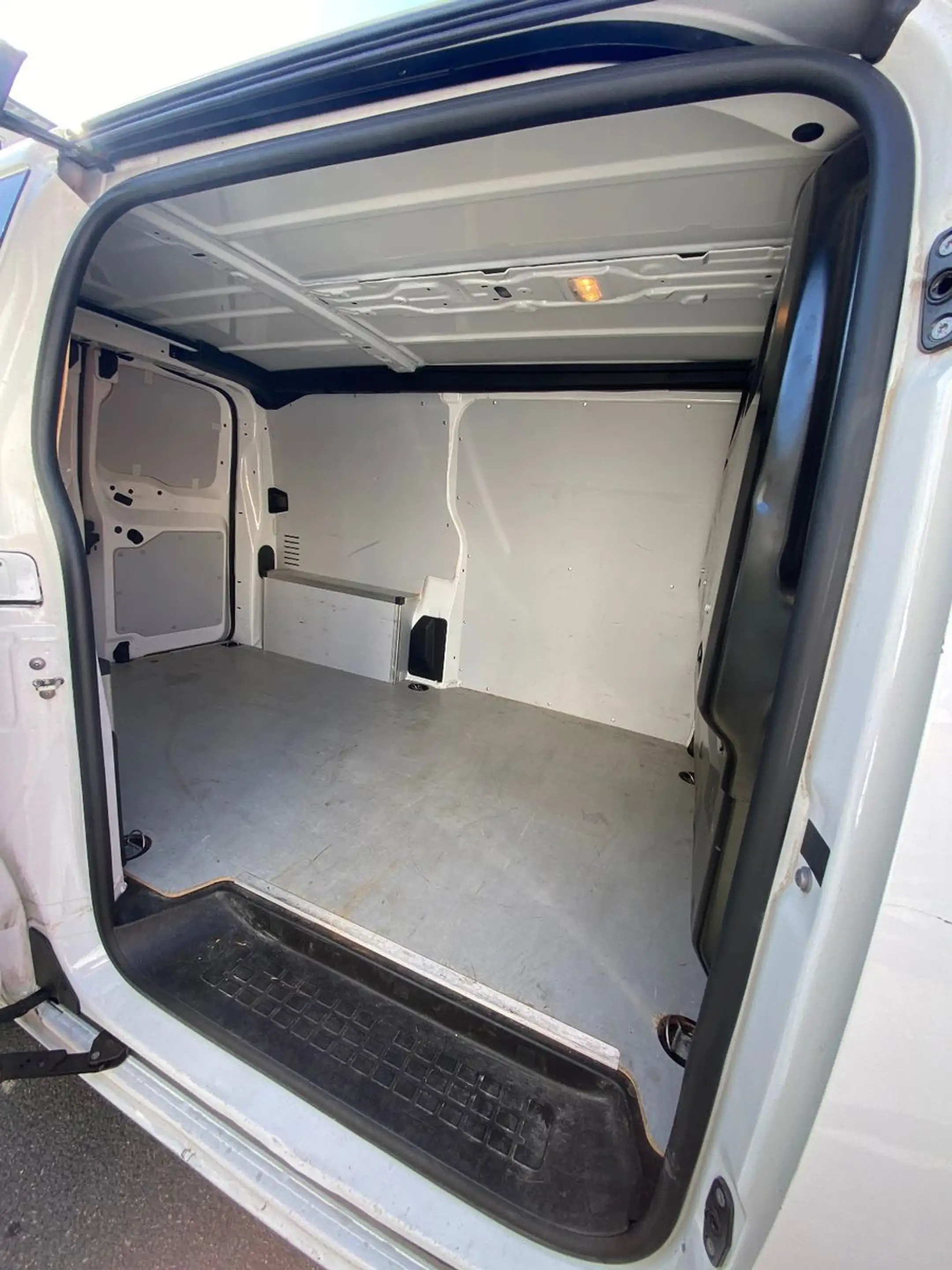 Opel Vivaro Kasten Edition M Tempo/PDC/Bluetooth/USB — photo 12