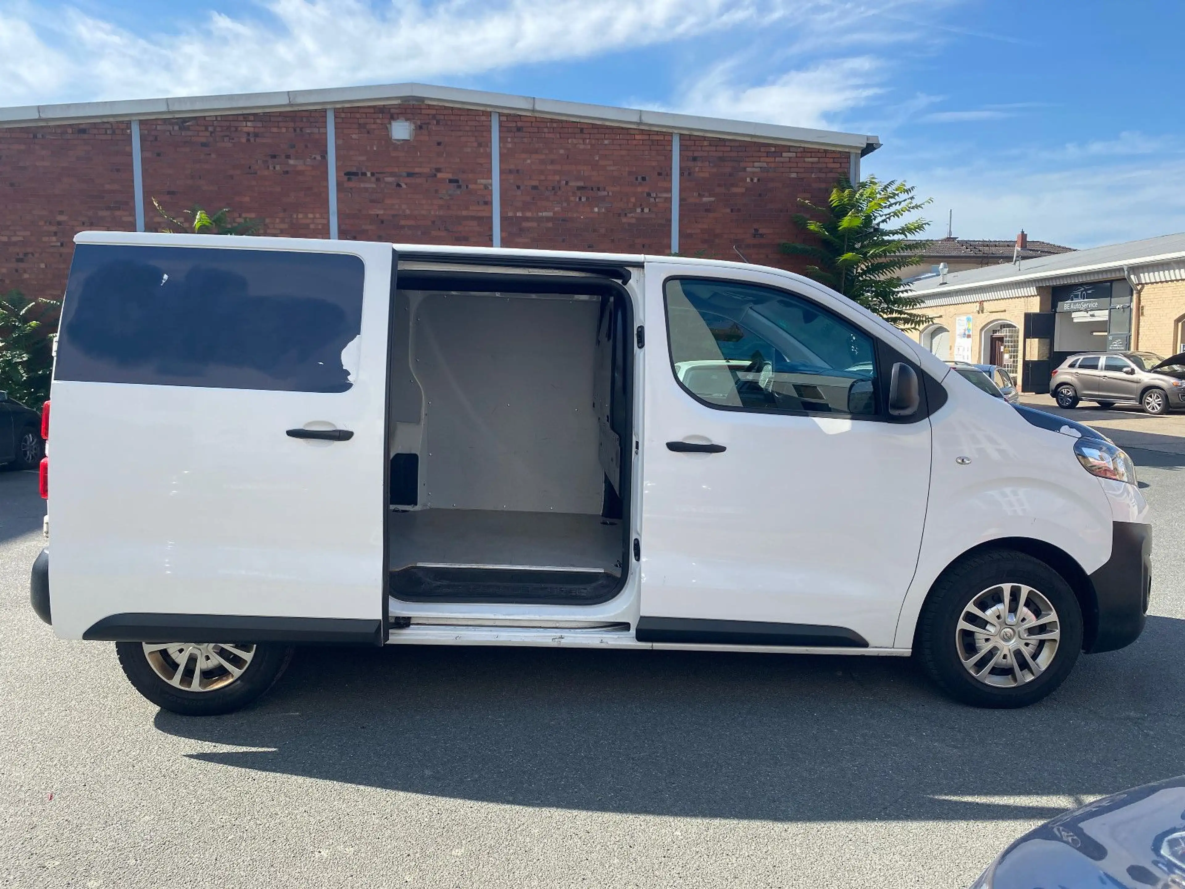 Opel Vivaro Kasten Edition M Tempo/PDC/Bluetooth/USB — photo 11