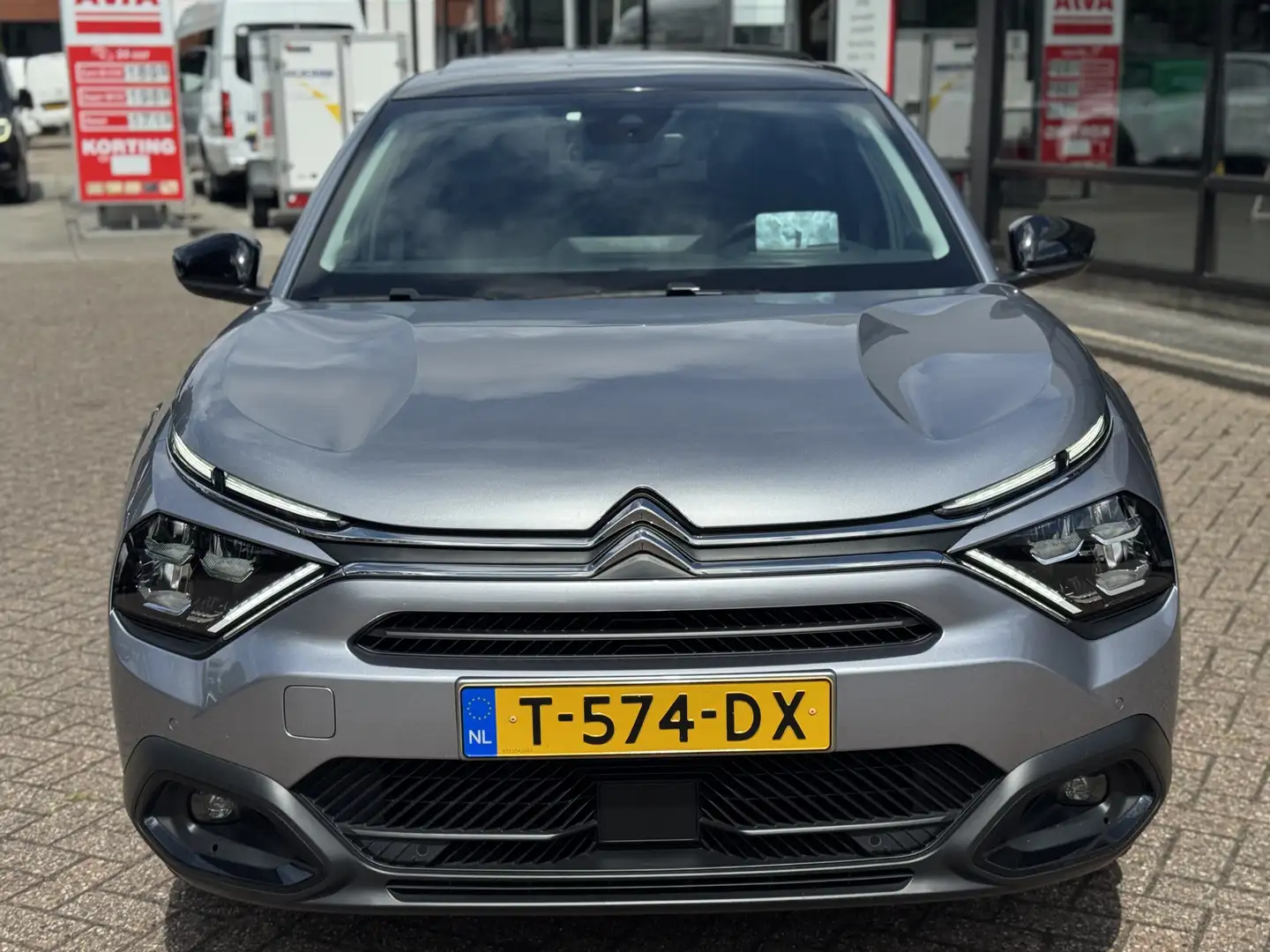 Citroen E-C4 X Shine 50 kWh SchuifDak|Navigatie|1ste eigenaar! Grijs - 2