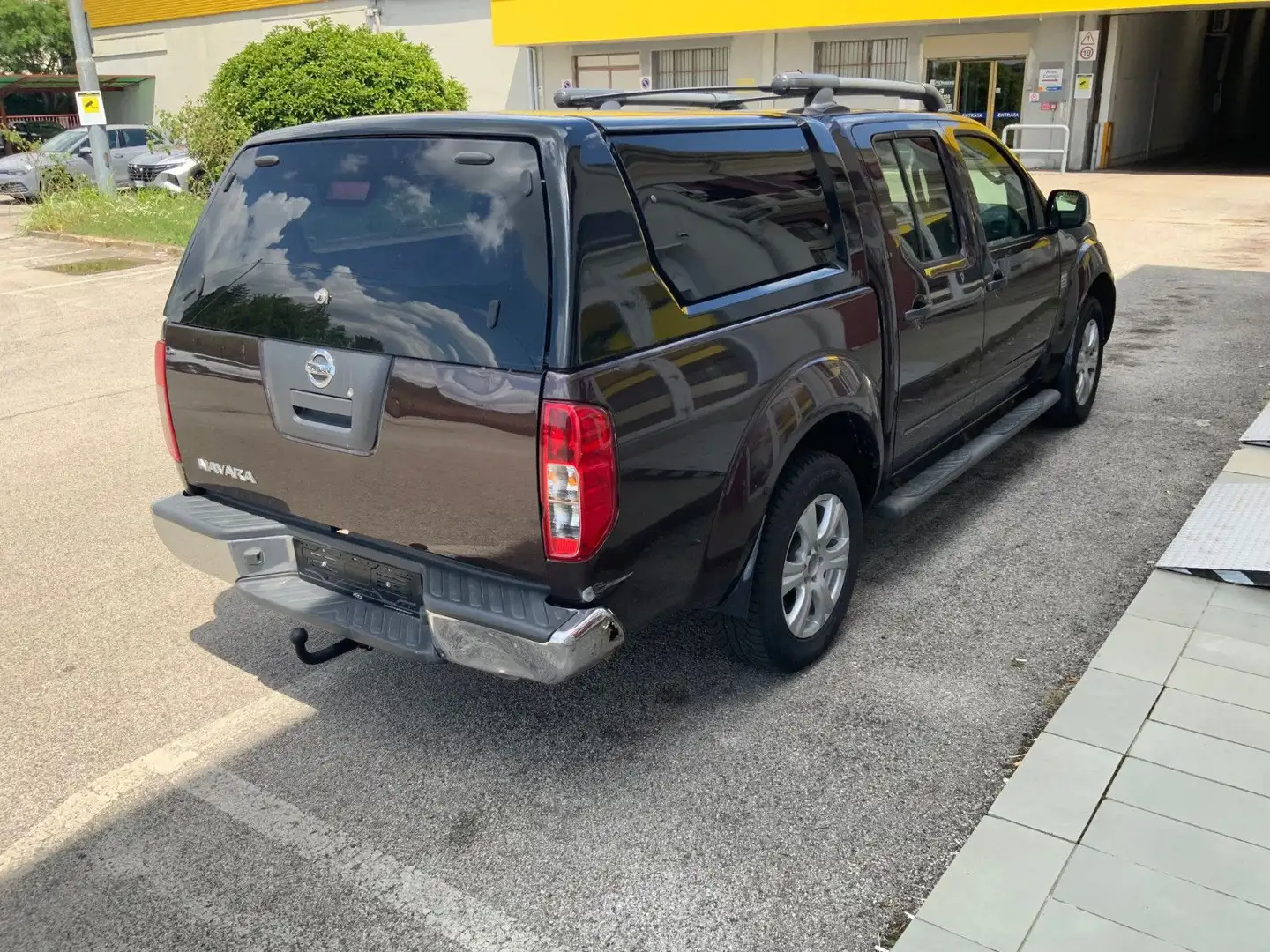 Nissan Navara Pickup Double Cab LE 4X4 94'tkm Schwarz - 2