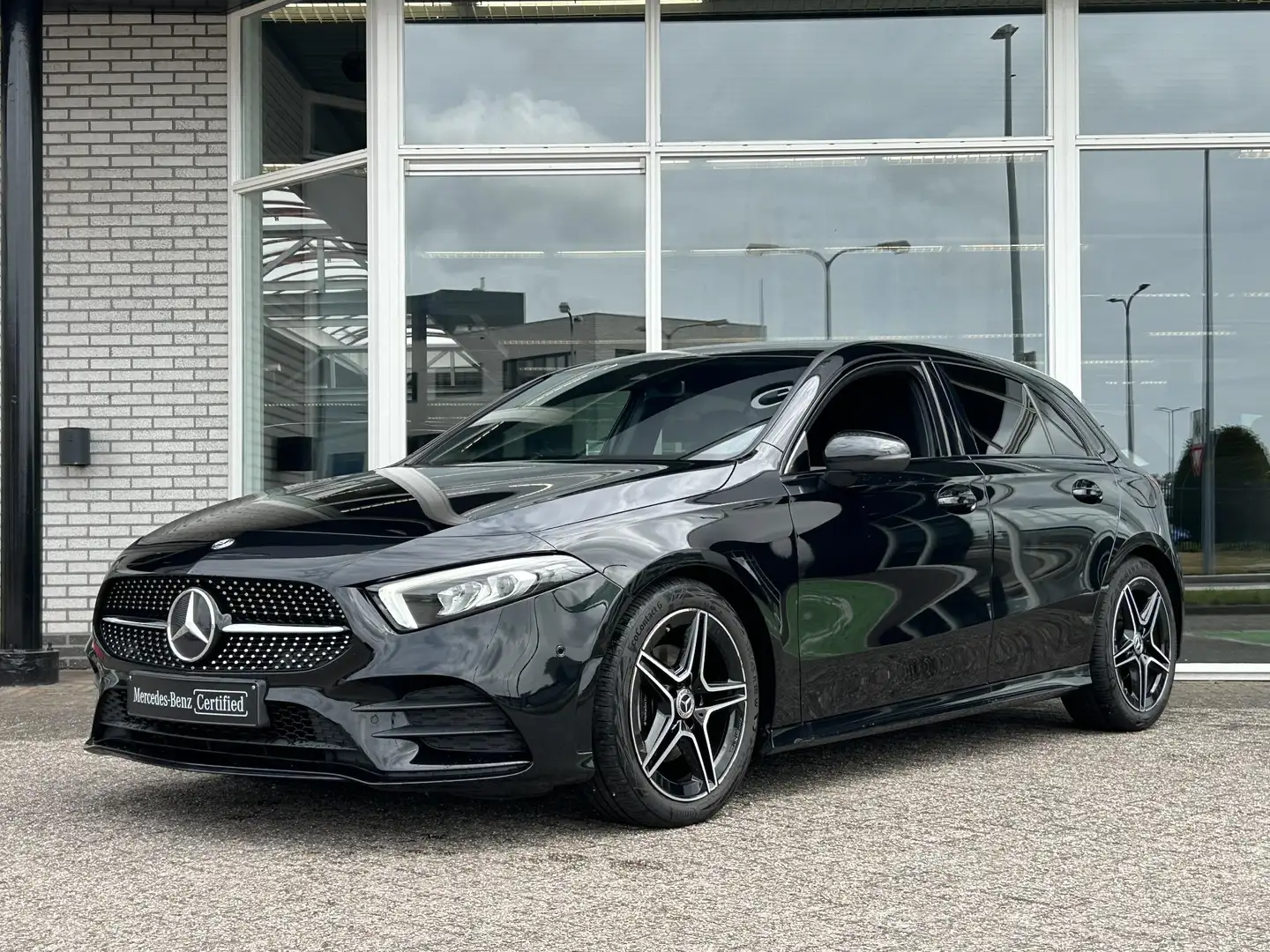 Mercedes-Benz A 180 AMG | Dodehoekassistent | Night Pakket Noir - 2