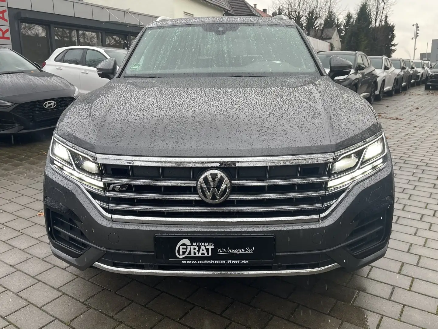 Volkswagen Touareg Touareg  3,0 L V6 TDI  R-Line 4Motion Grau - 2