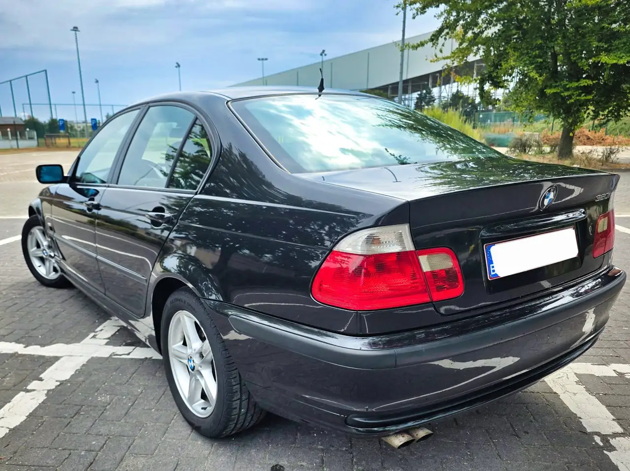 BMW 320i, foto 3