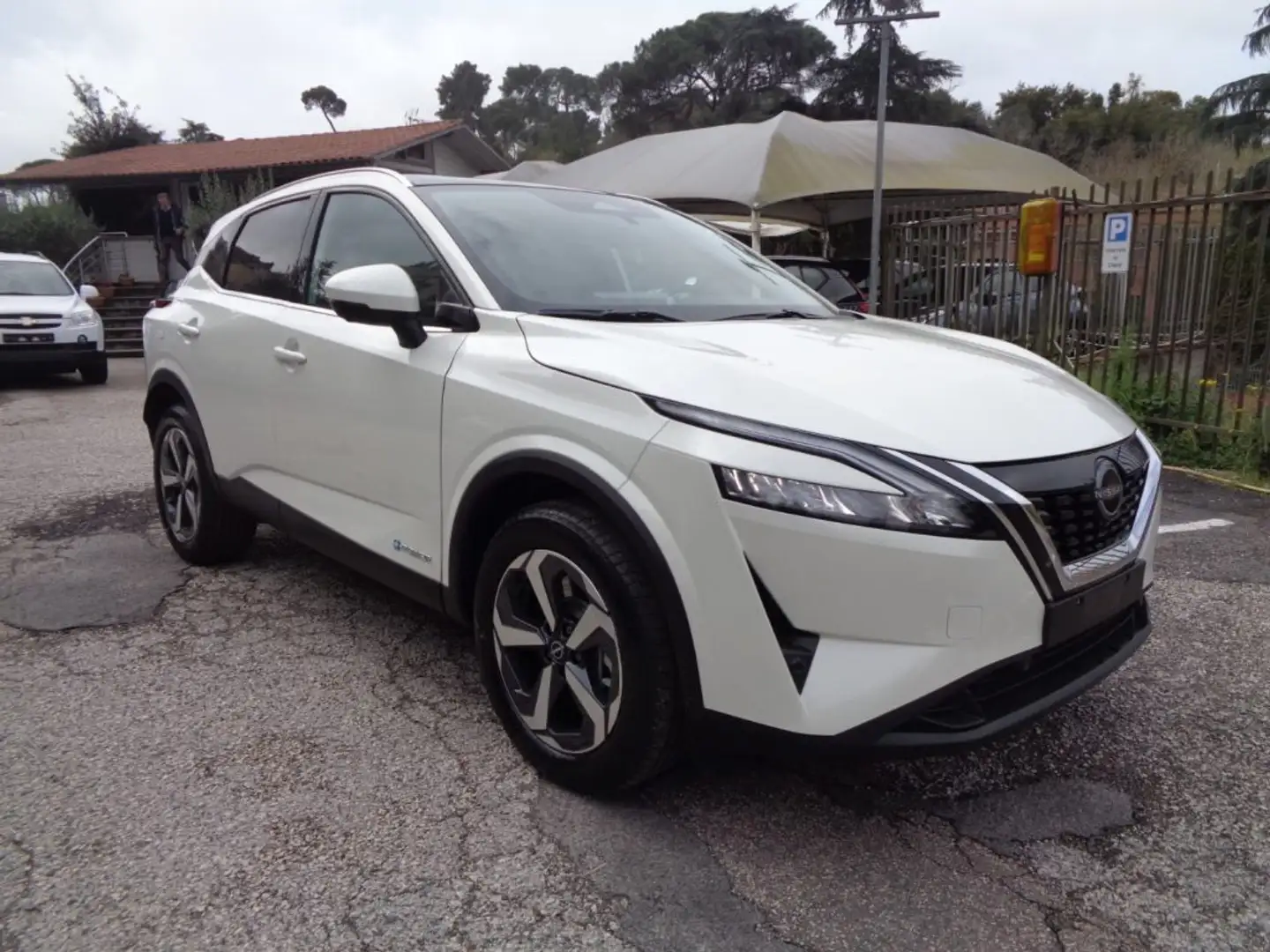 Nissan Qashqai E-POWER N-CONNECTA 190CV AUTOM CAM360 NAV TETTO"18 Bianco - 1