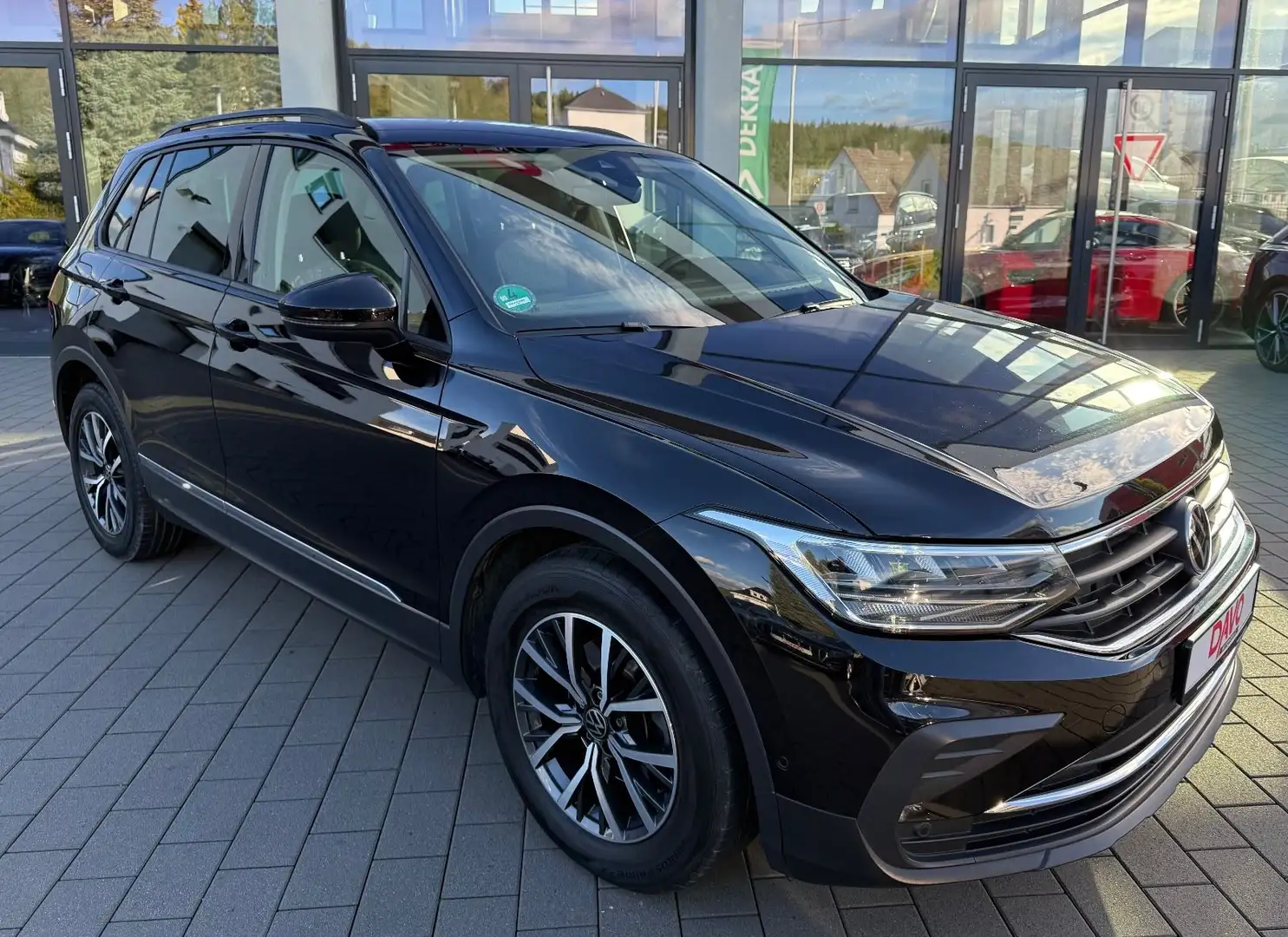 Volkswagen Tiguan 1.5 TSI Life Business-Paket Premium Schwarz - 1