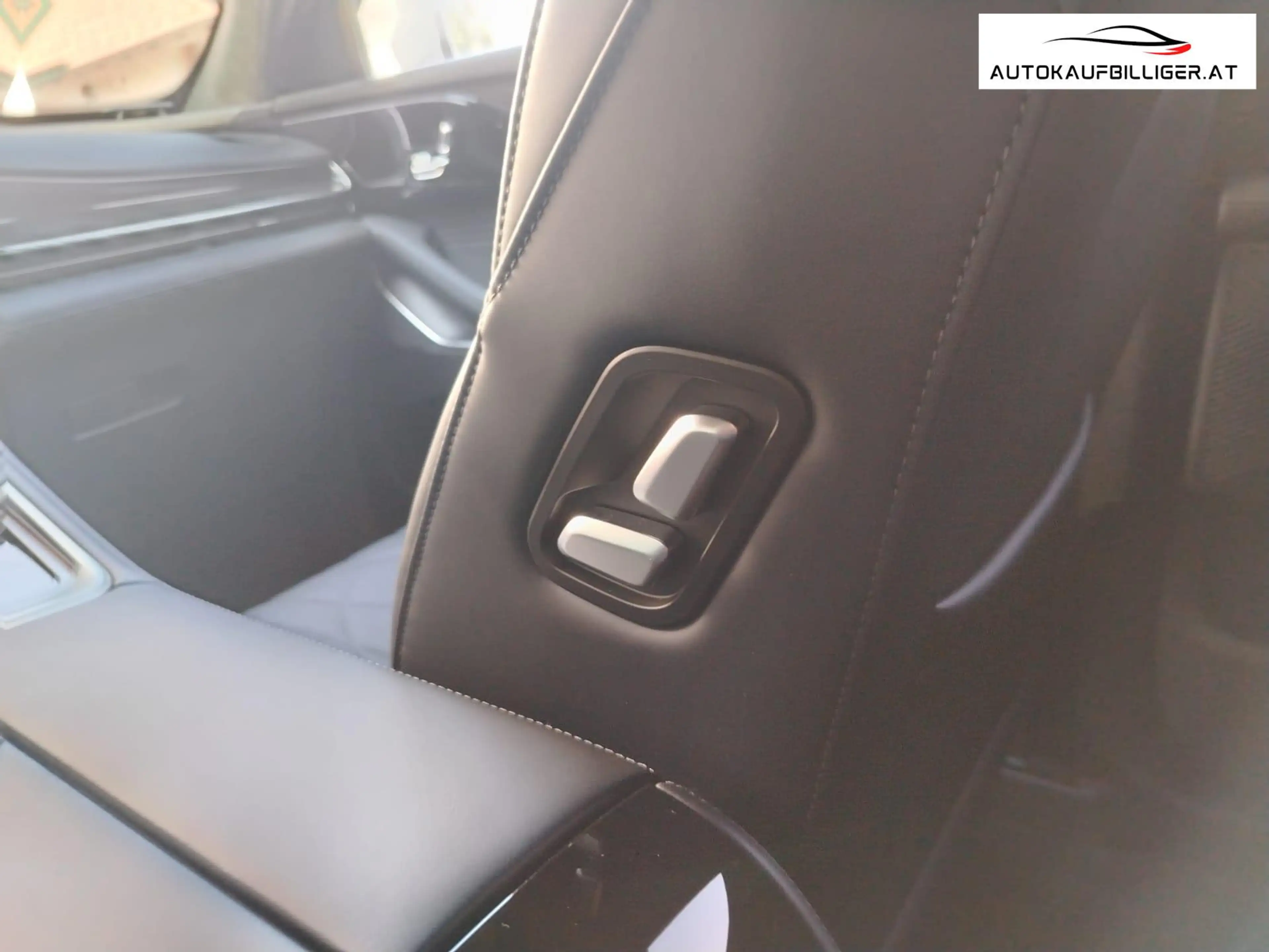 Omoda 9 1.5 PHEV Premium Line — photo 13