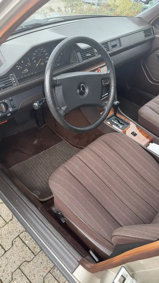 Mercedes-Benz E 230, foto 9