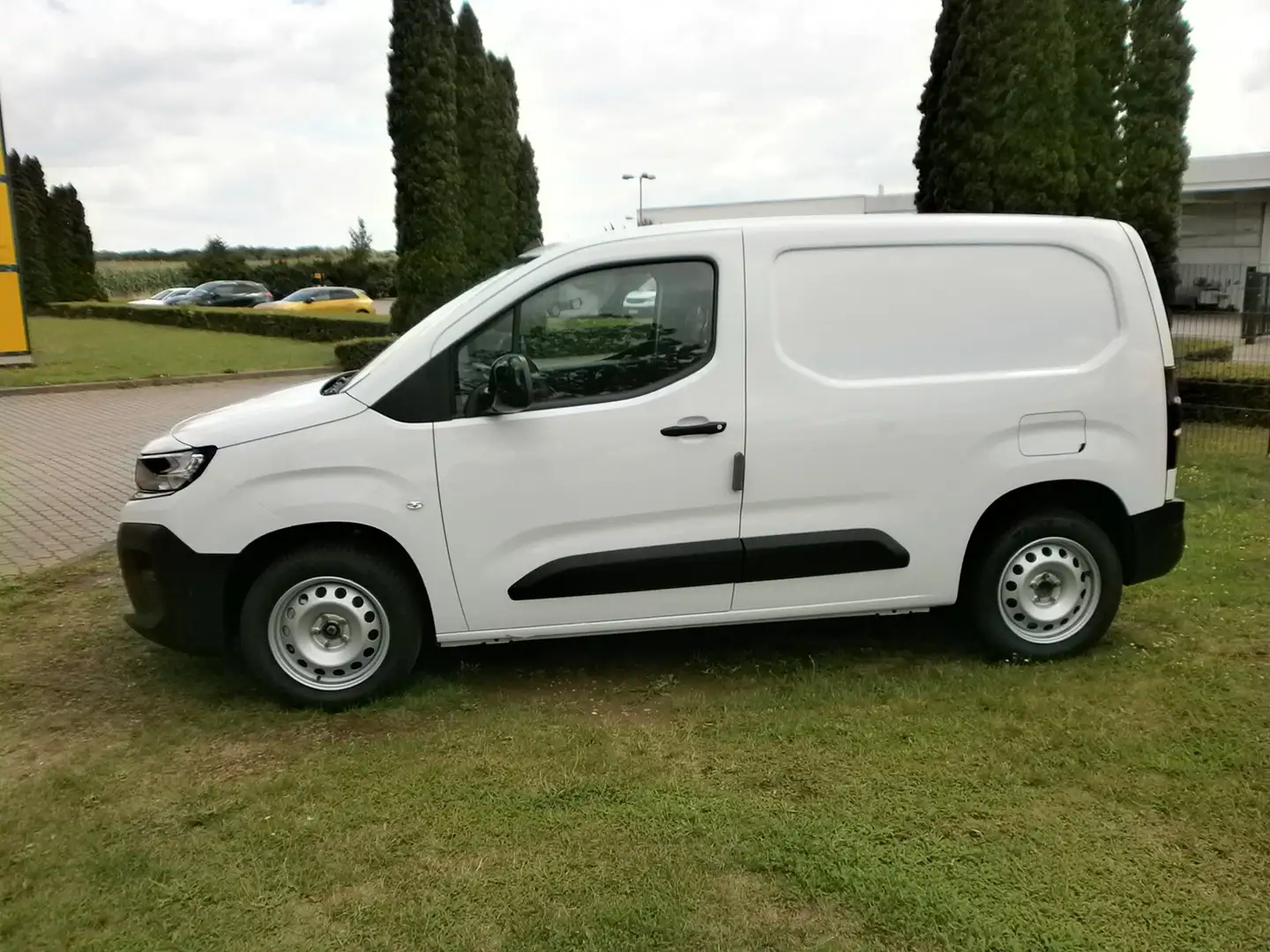 Opel Combo L1 , Kamera , Comfort-Connect , SHZ , LHZ , Navi Blanc - 2