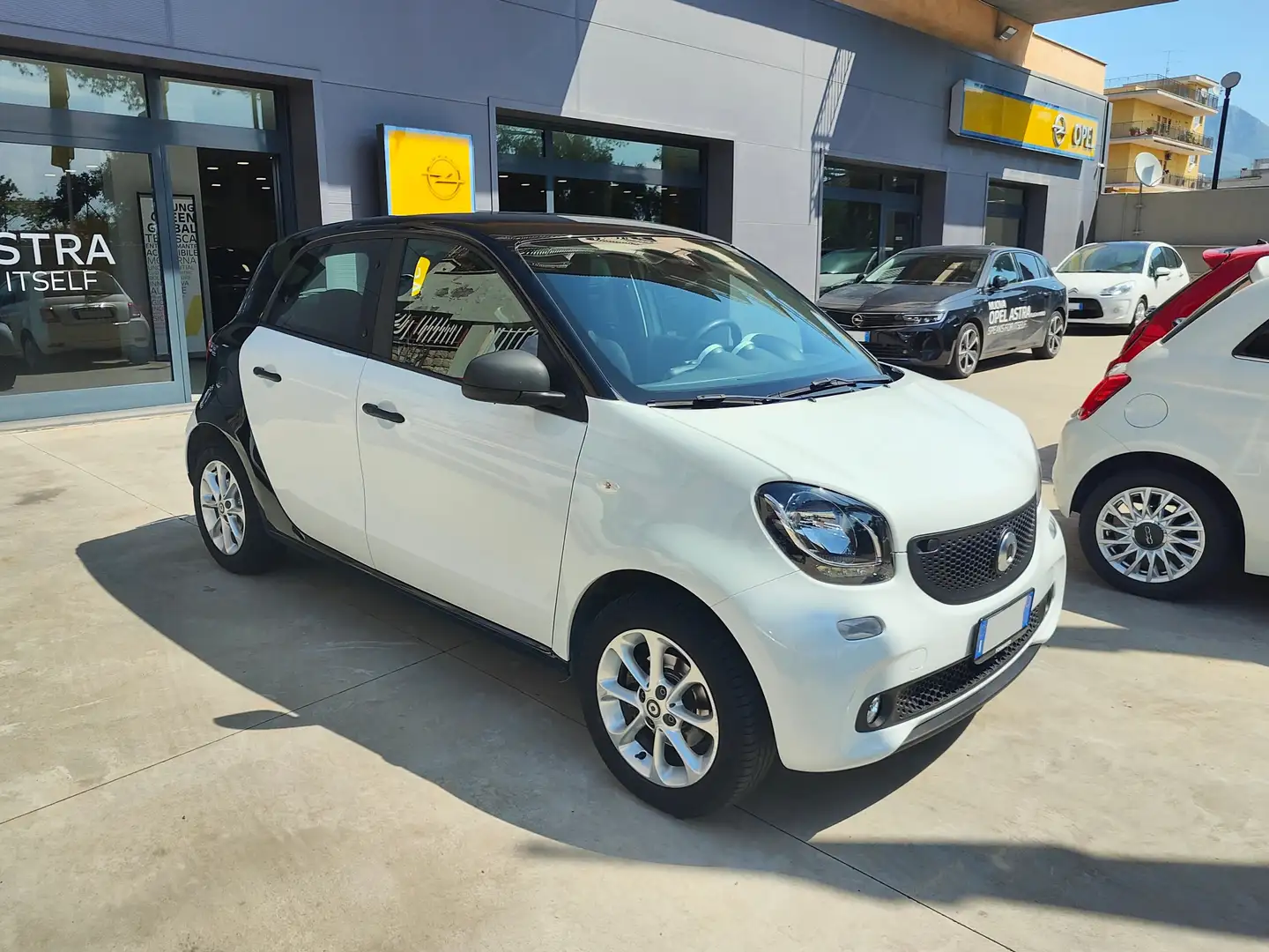 smart forFour 1.0 Youngster 71cv S&S MT-5 Bianco - 1