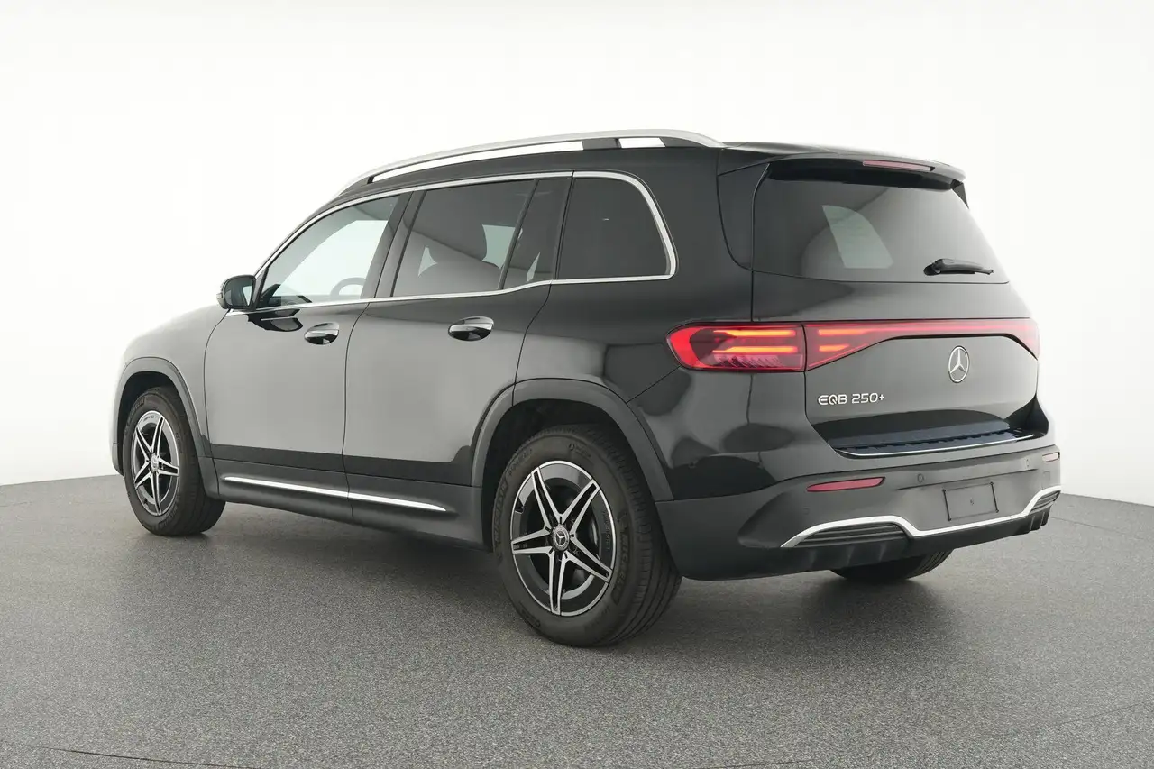 Mercedes-Benz EQB 250 2026