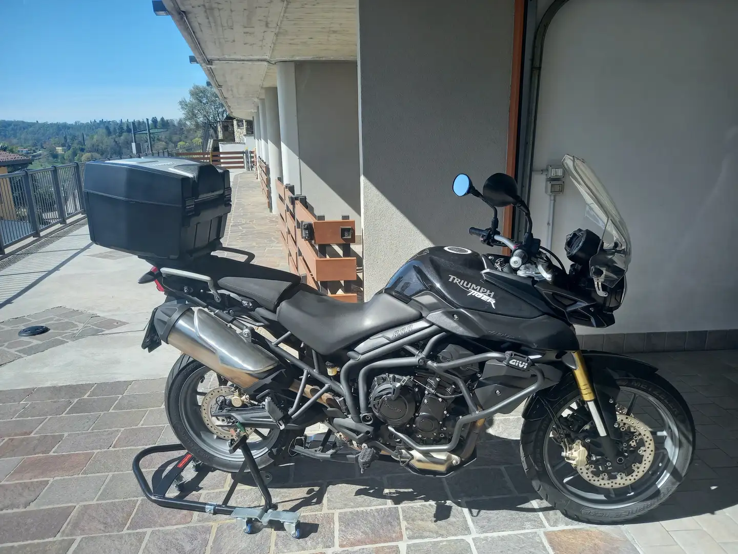 Triumph Tiger 800 abs Negro - 1