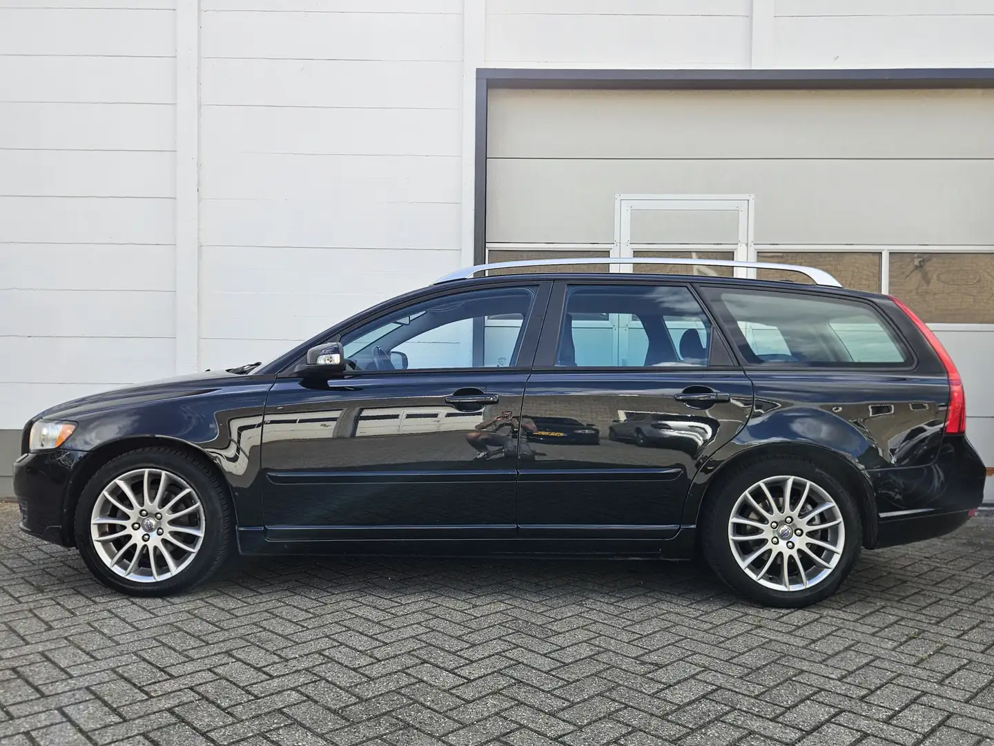 Volvo V50 2.0 Edition II /Youngtimer/Leer/Cruise/Trekhaak! Schwarz - 2