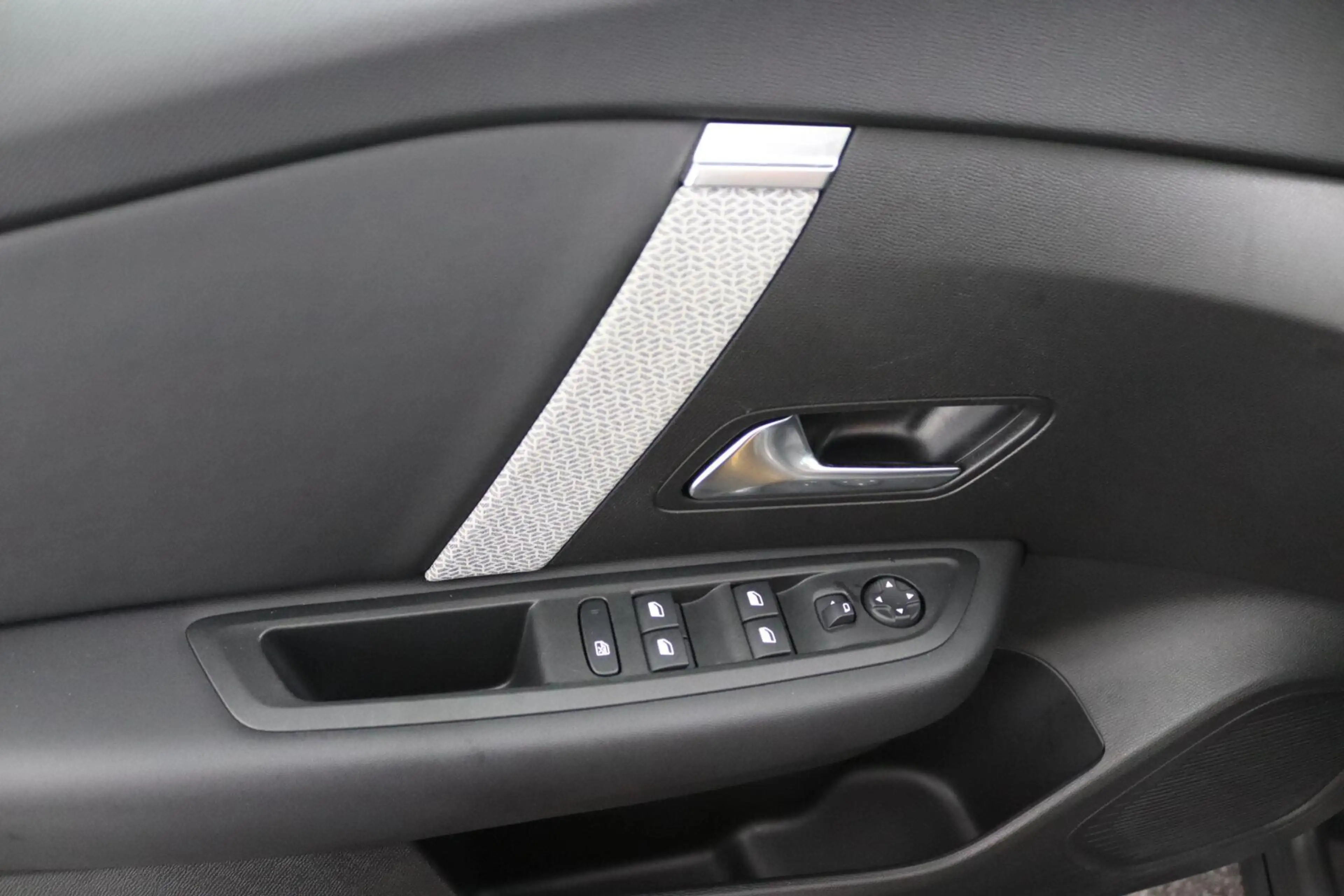 Citroen E-C4 Electric You 50 kWh — photo 26