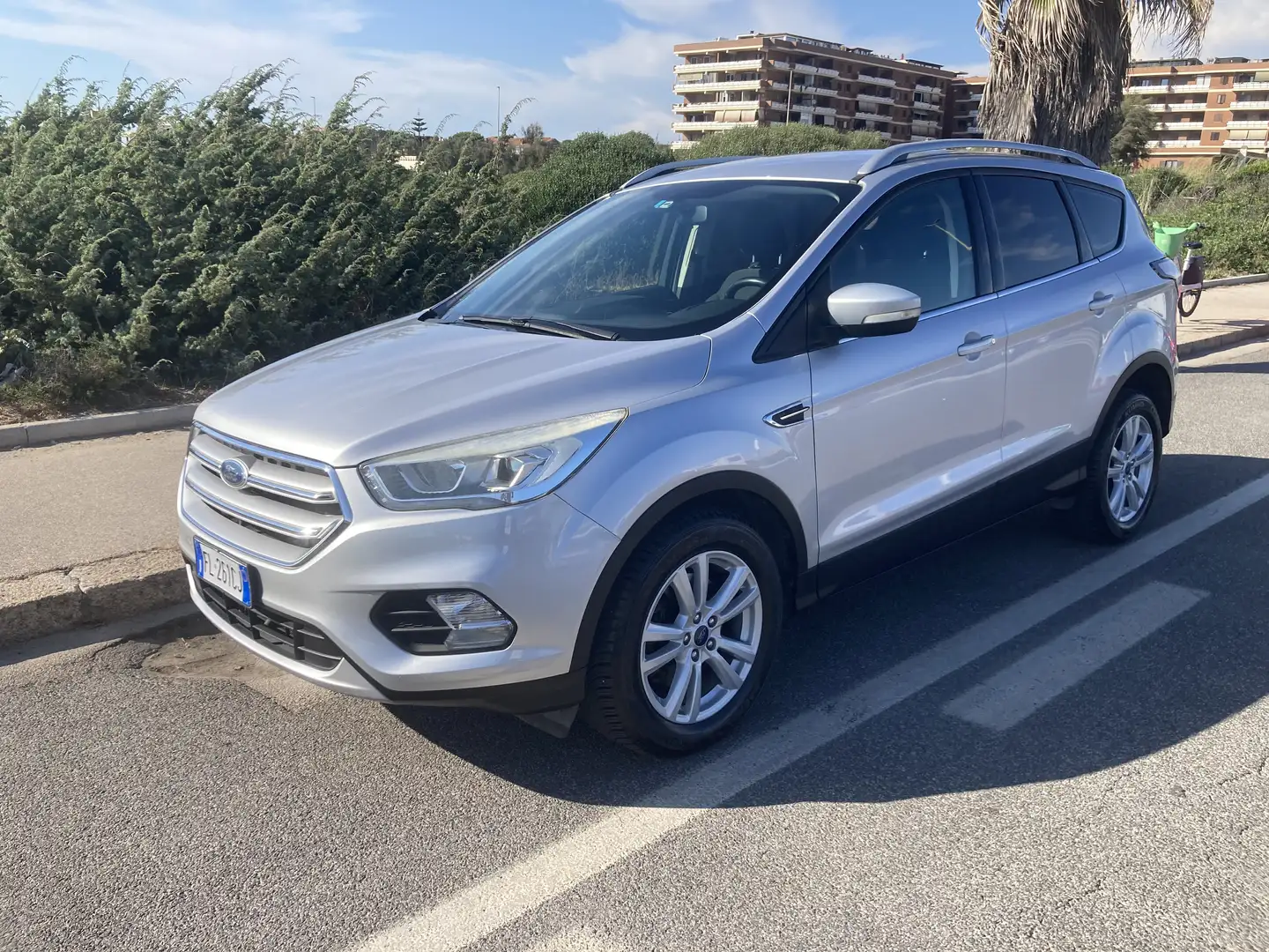 Ford Kuga 1.5 tdci Business s&s 2wd 120cv powershift - 1
