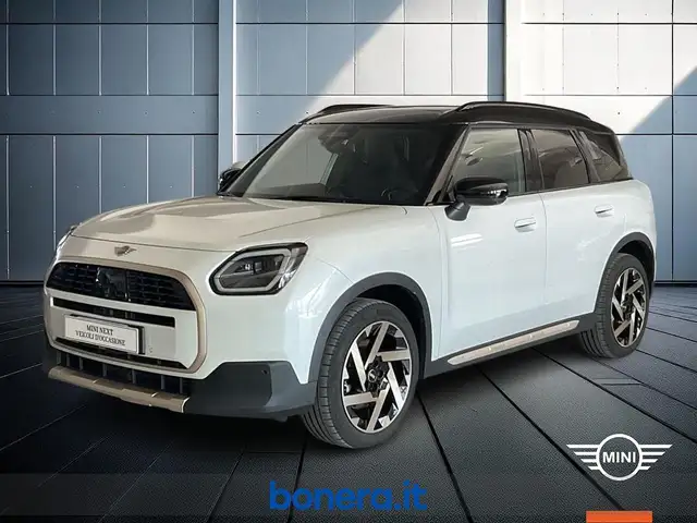 MINI Cooper Countryman Mini 1.5 48V C Favoured auto