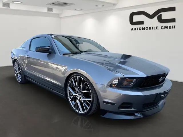 Ford Mustang V6 Coupe/ LED / BORBET/ SPOILER /