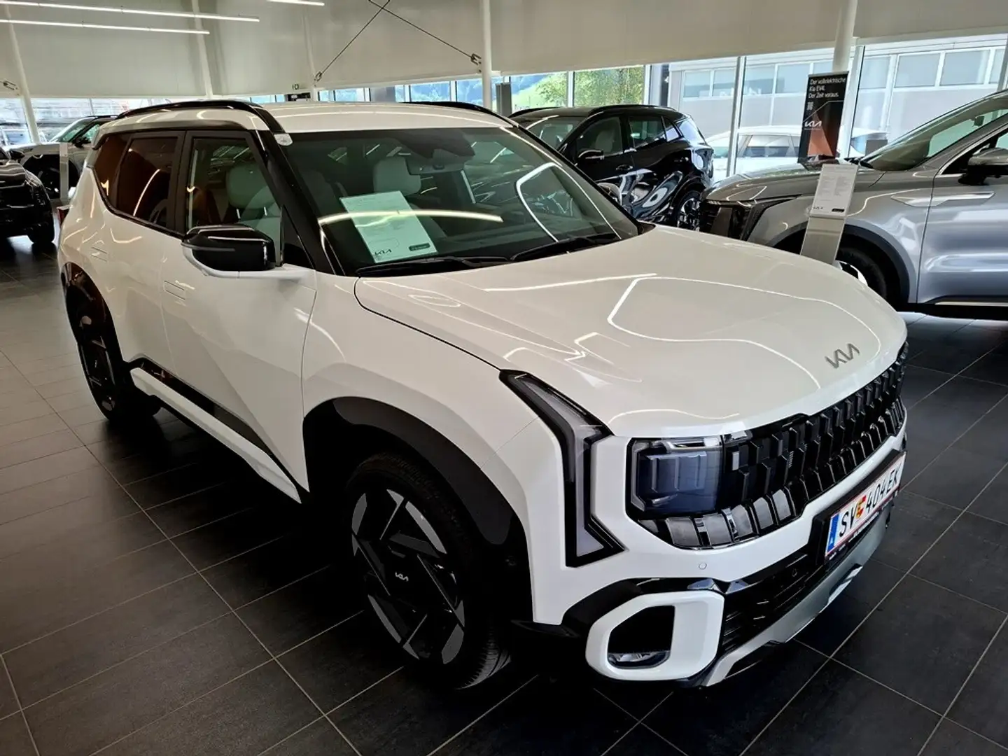 Kia Seltos GT-LINE 1,6 TGDI AT Weiß - 2