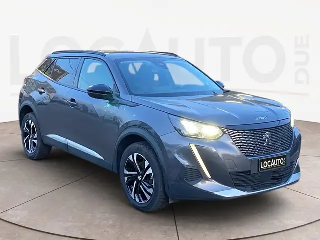 Peugeot 2008 view 3